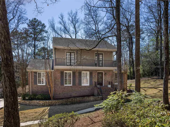 3716 Dover Dr, Mountain Brook, AL 35223