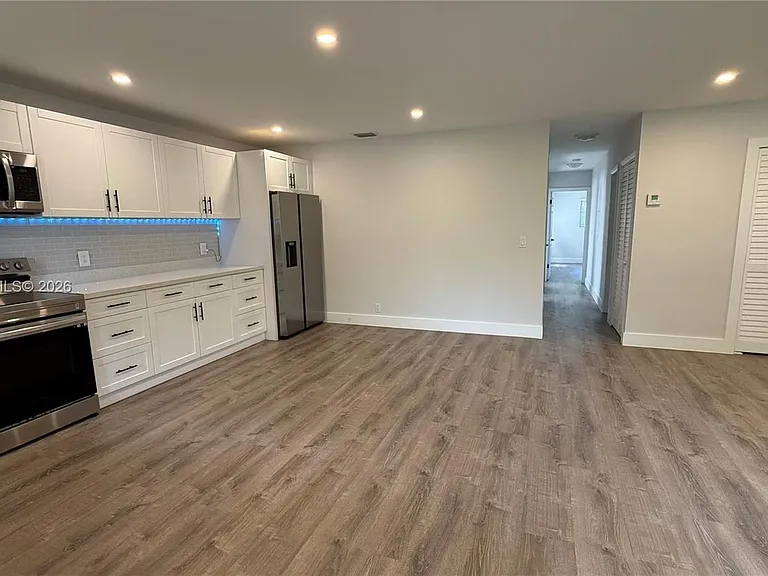 10751 SW 48th St — Photo 8
