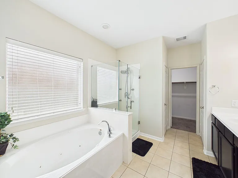9426 Russeff Field Ln — Photo 25