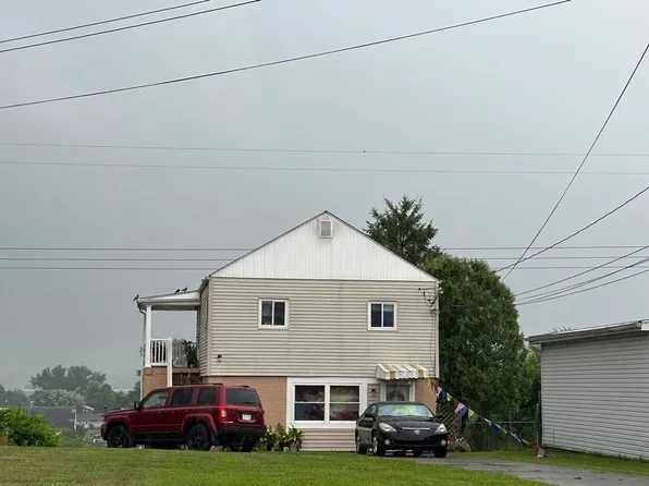 912 21st St, 912 21st St #B, Vienna, WV 26105