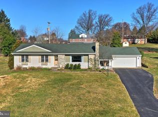 451 Waters Rd, York, PA 17403
