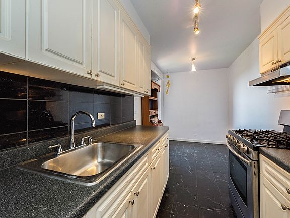 2nd image of 3325 90th St APT 6K