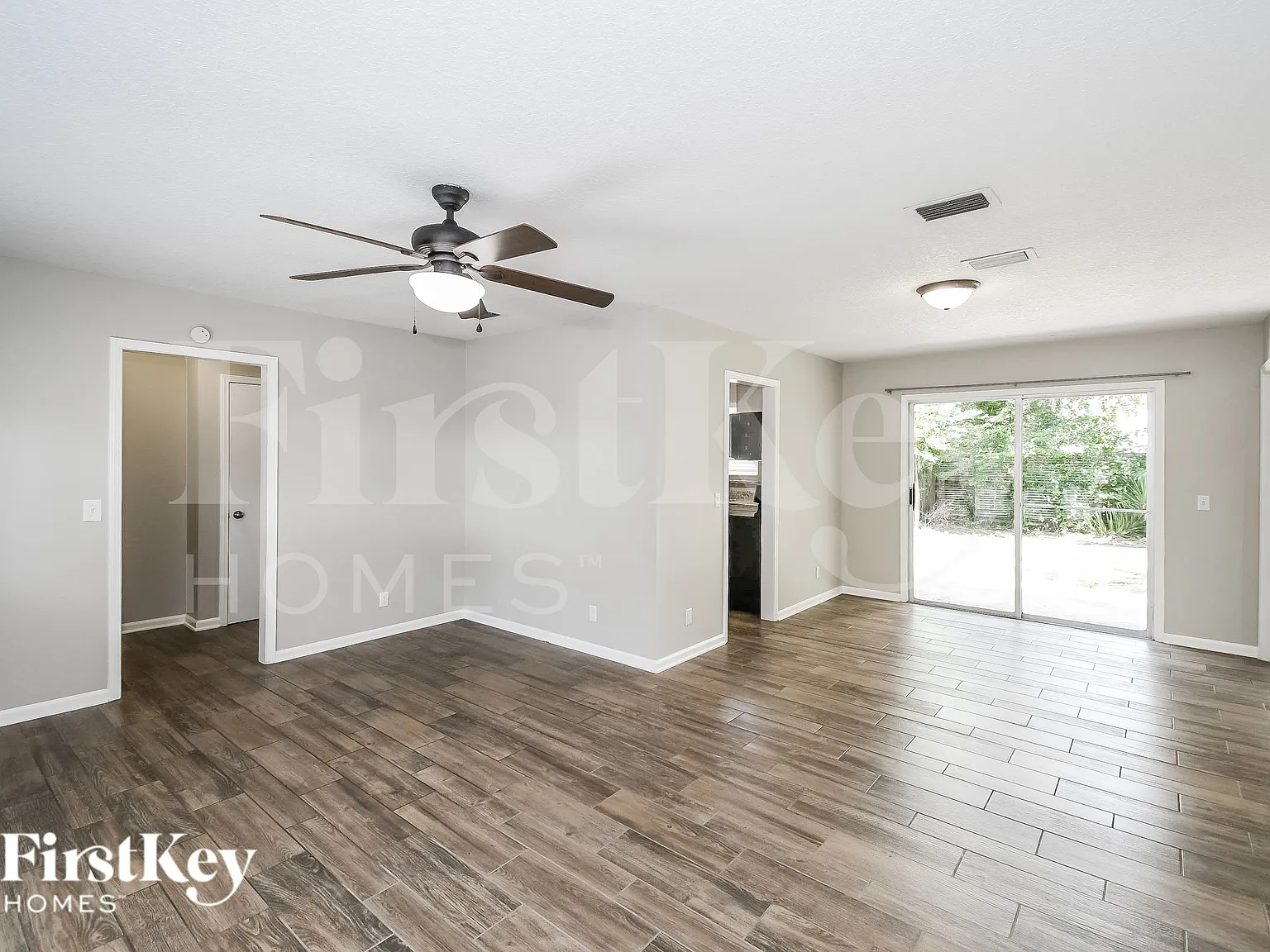 3 bed, 2.0 bath, 1579 sqft, $2,185 — Photo 4