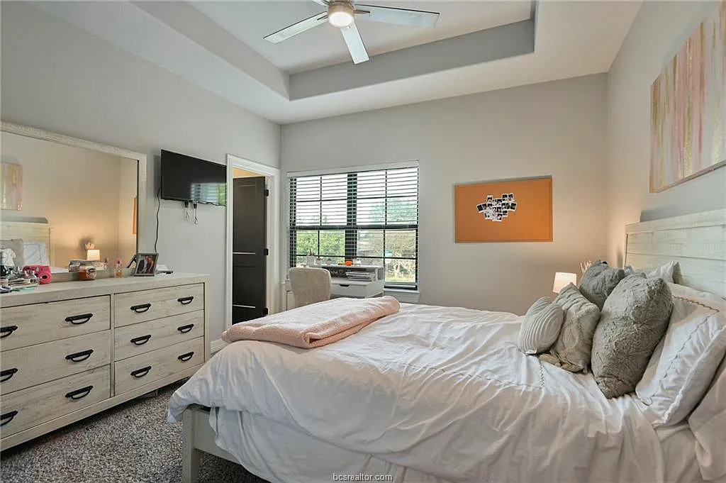 6 bed, 6.5 bath, $4,950 — Photo 2