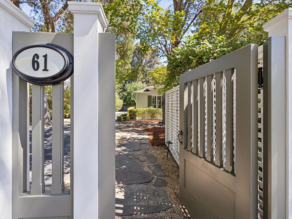 1st image of 61 Lloyden Dr