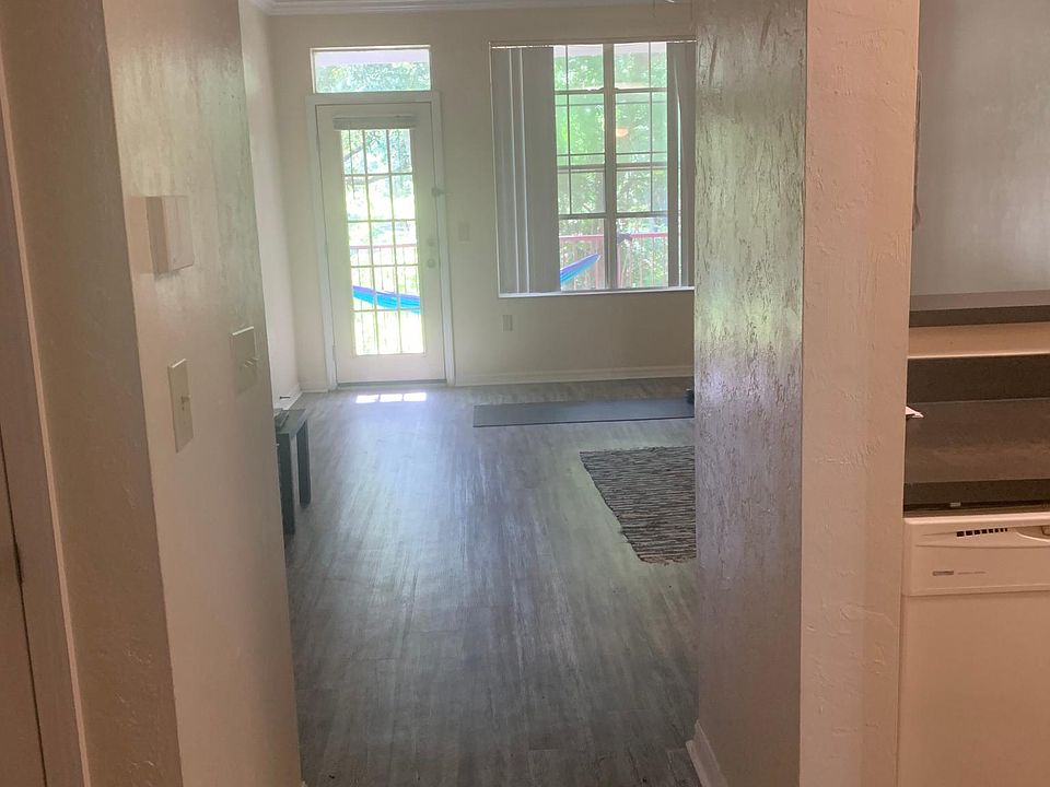 1st image of 405 SE 2nd Ave Ste 5