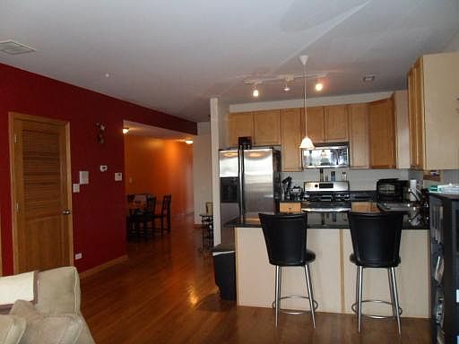 5th image of 217 S Leavitt Ave #3S
