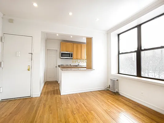 Rented by City Connections Realty | media 1