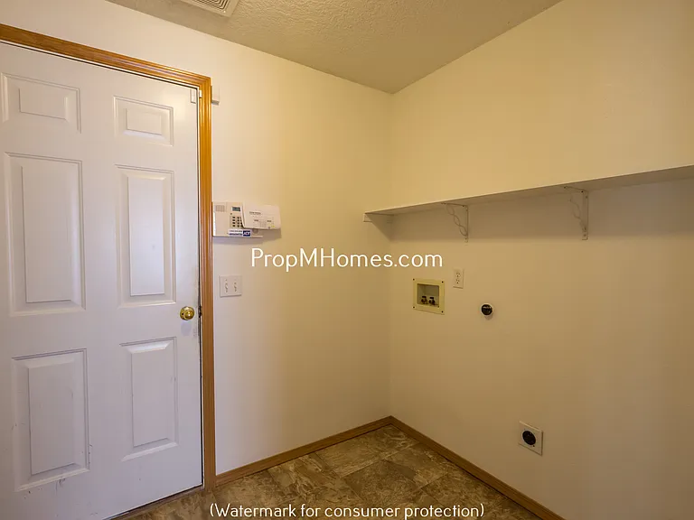 20765 SW Eggert Way — Photo 17