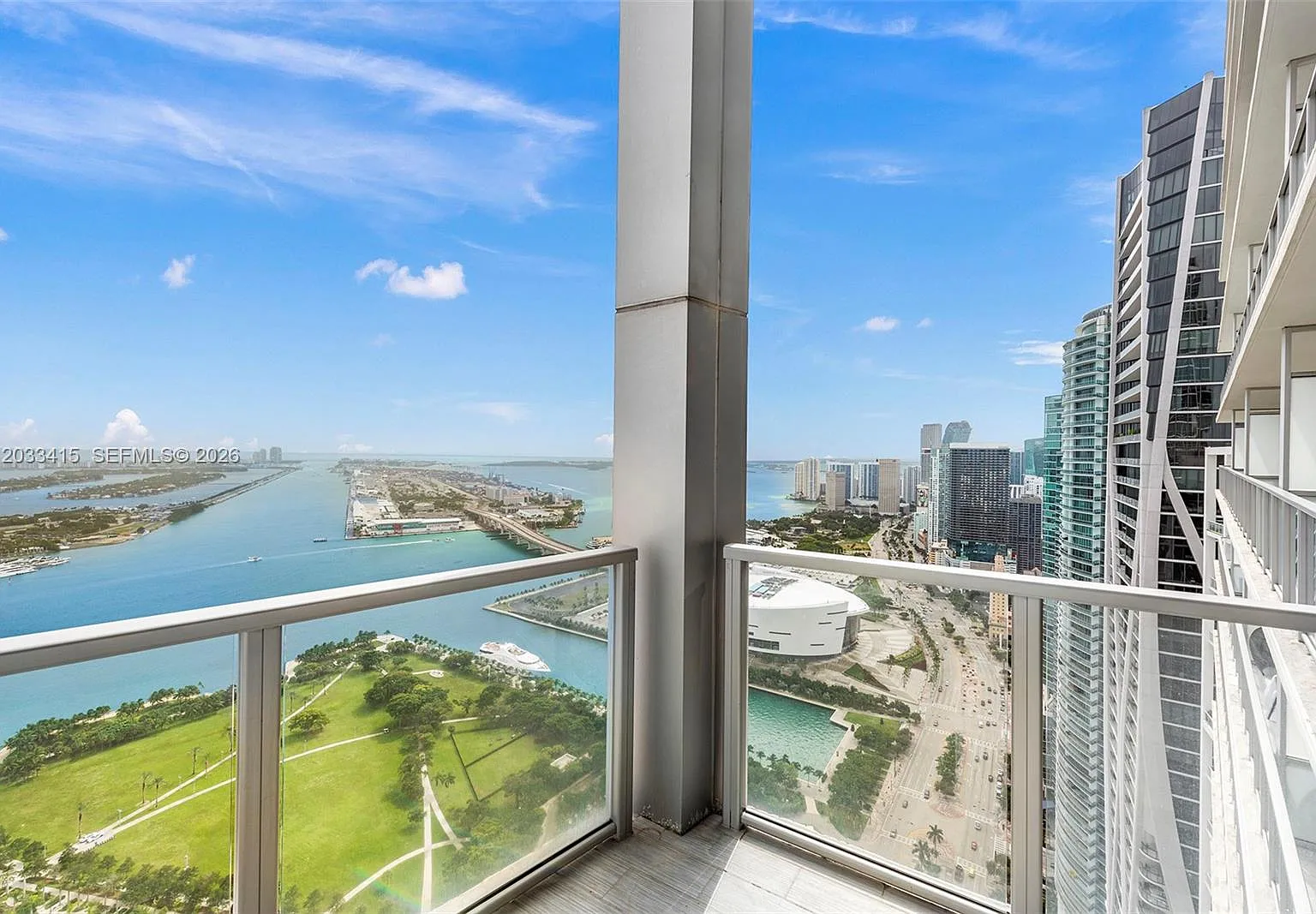 Marquis Condo — Photo 2