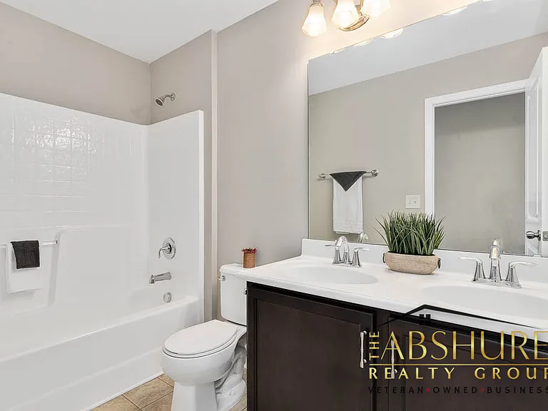 436 Stapleford Ln — Photo 5