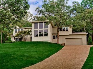 583 N Rockcliff Rd, Fayetteville, AR 72701