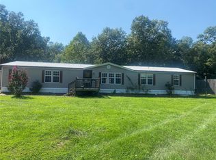 617 Doe Ln, Sorento, IL 62086