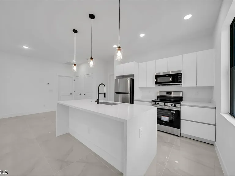2509 50th St W — Photo 18