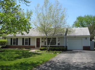 150 N Pioneer Dr, Addison, IL 60101