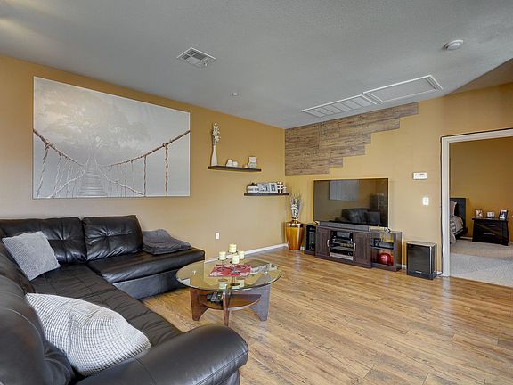 5th image of 5925 Palmilla St Unit 4