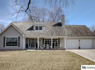 9937 Devonshire Dr, Omaha, NE 68114