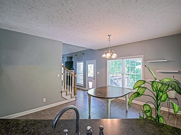 5th image of 937 Glenraven Dr