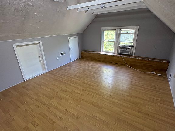 5th image of 2735 14th Ave S APT 2
