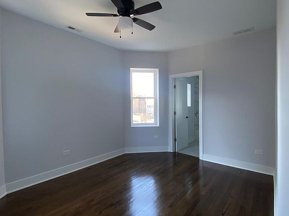 3rd image of 5558 W Congress Pkwy #3