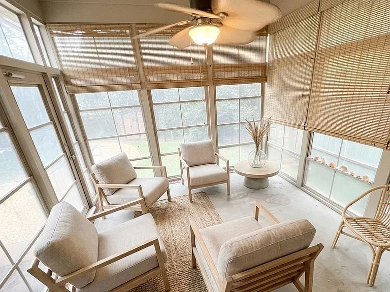 305 Fairway Ln — Photo 18