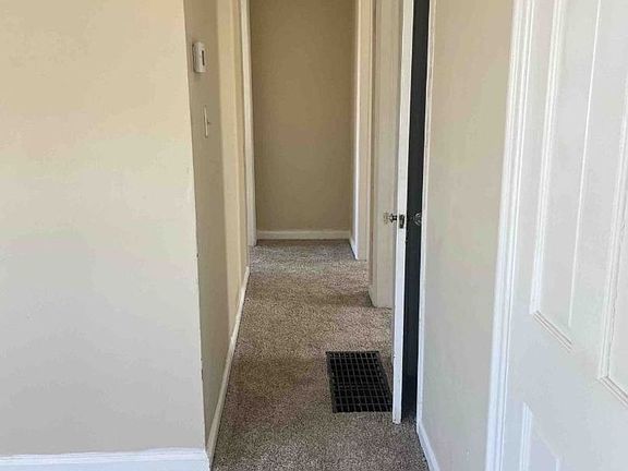 4th image of 388-390 Morris Dr