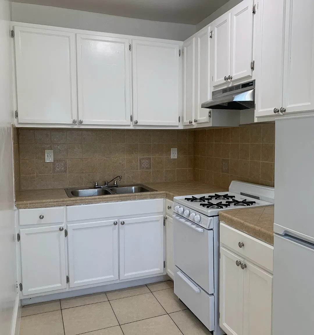 3045 Leeward — Photo 2