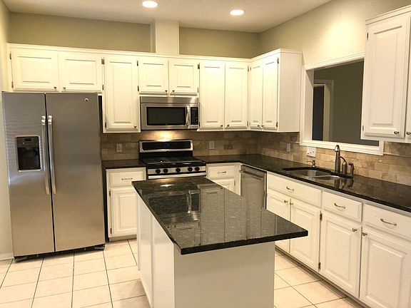 3rd image of 11403 Oak Knoll Dr