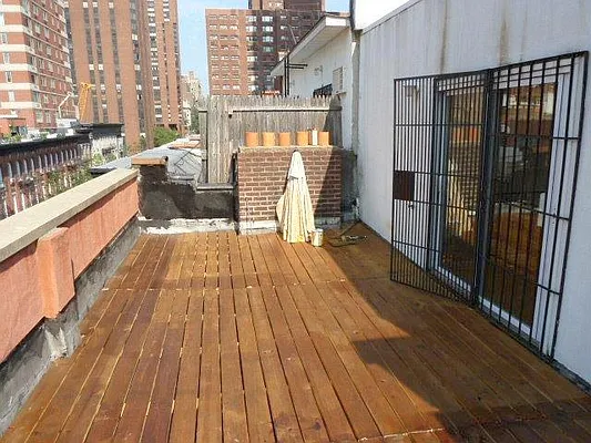 Rented by Chartwell Manhattan Realty | media 28