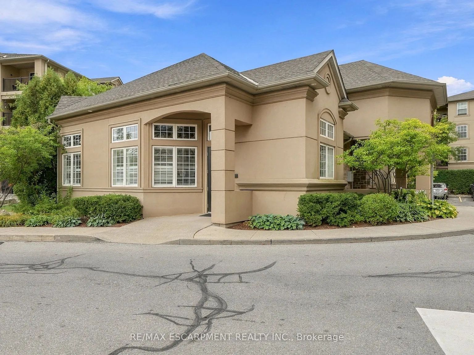 2 bed, $2,300 — Photo 2