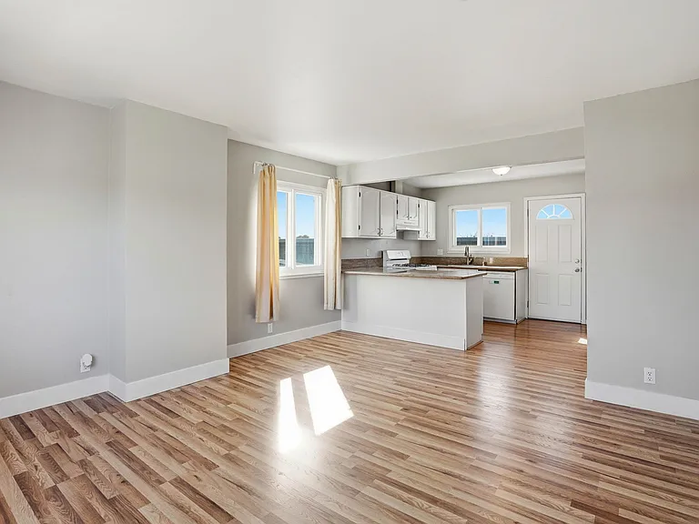 840 Key Route Blvd #B — Photo 2