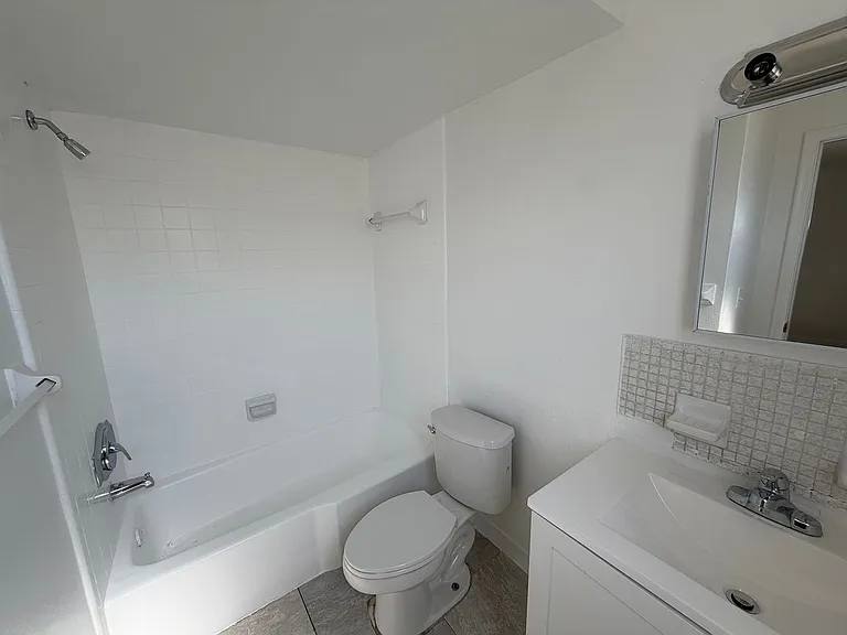 123 Erie St — Photo 41