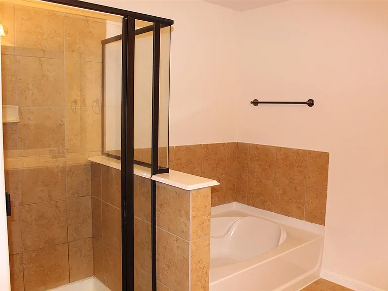 6643 Sharpstone Creek Ln — Photo 16