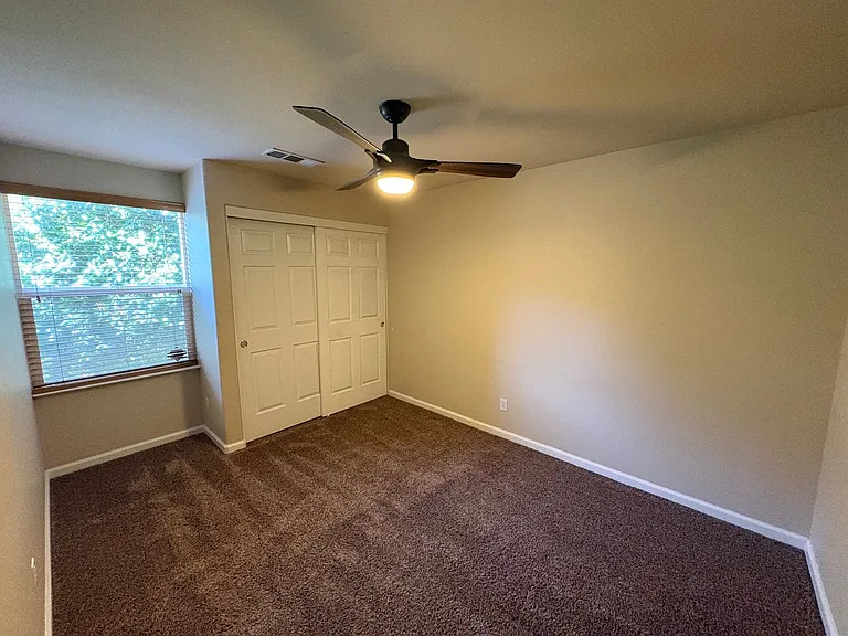 1422 E Mesa Ct — Photo 2