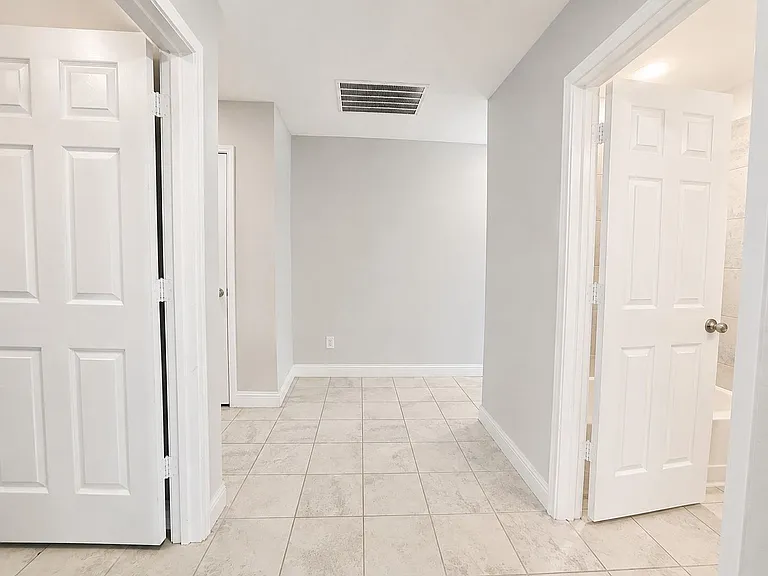 2605 Wesley Ave — Photo 13