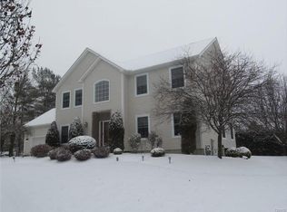 4 Augusta Dr, New Hartford, NY 13413