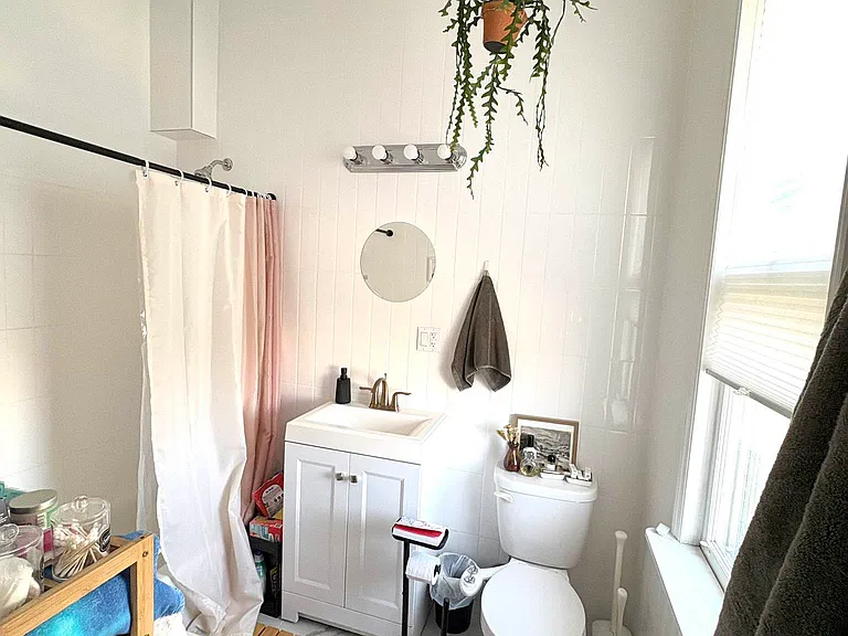 195 Calyer St #3L — Photo 8