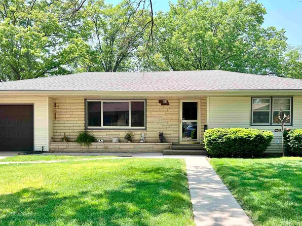 649 N 4th St, Hebron, NE 68370