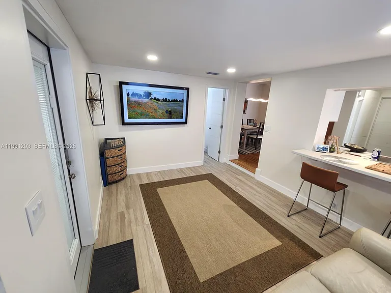 831 Plover Ave — Photo 2