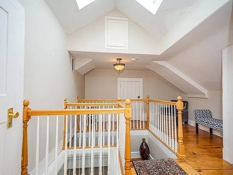38 Salem St #B — Photo 2