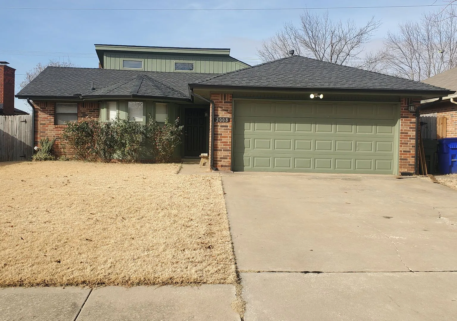 (3) Bed/(2) Bath West Norman! Avail NOW! — Photo 1