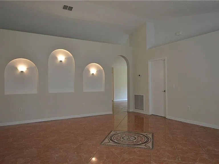 8846 104th Ave — Photo 3