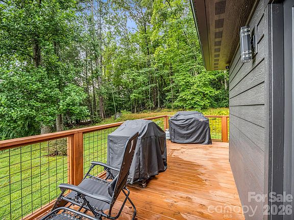 5th image of 89 Hillview Cir