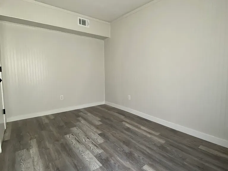 1175 Archie St — Photo 10