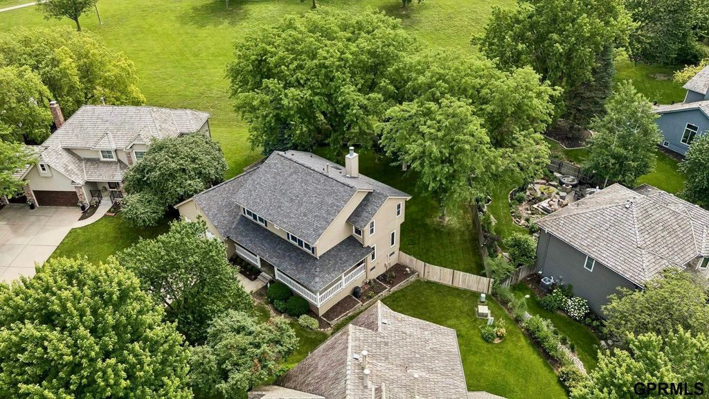 15661 Lamp Cir, Omaha, NE - More