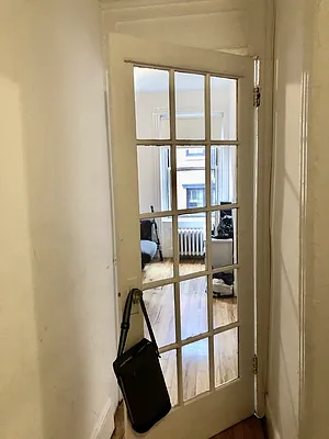 Rented by LJ Sloane Management | media 29