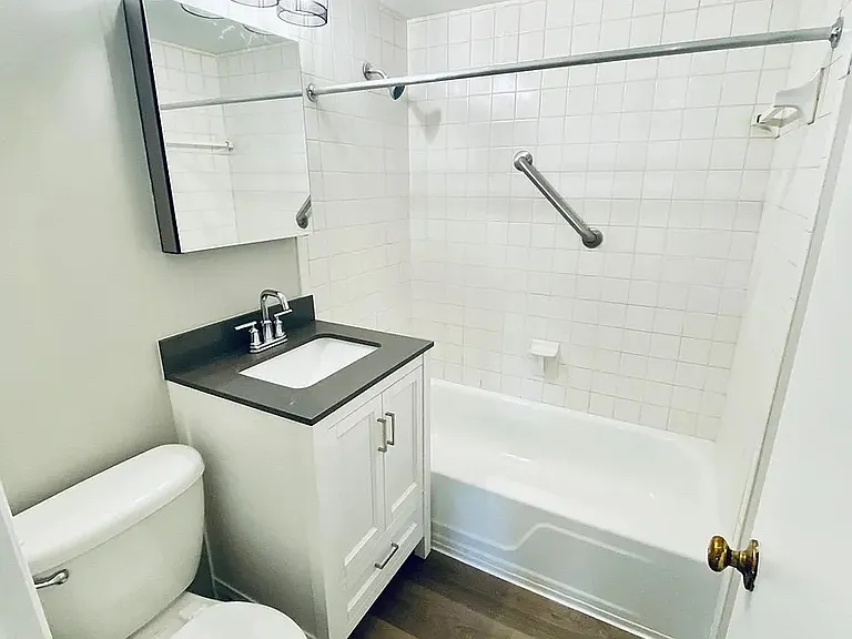 1548 Glenn Ave #A — Photo 8