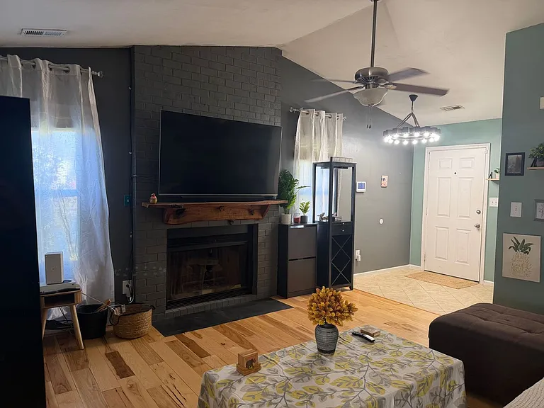 5801 Pleasant Woods Ct — Photo 4