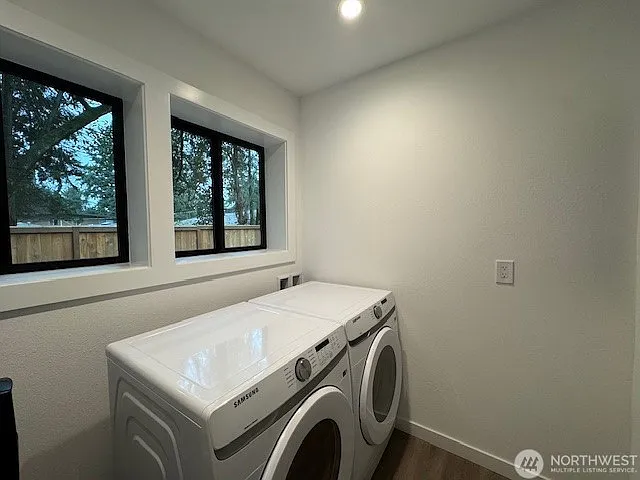 209 SW 132nd St — Photo 13