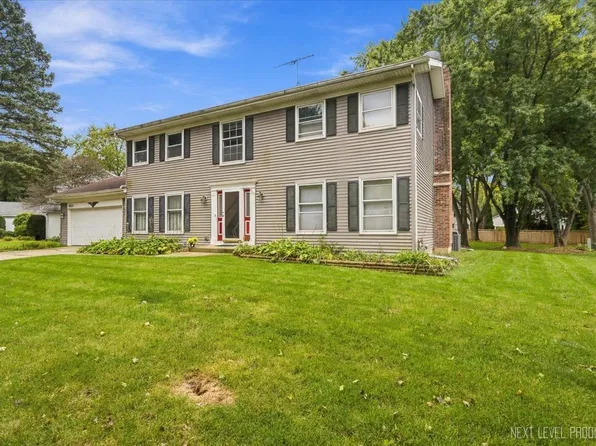 910 Redwing Dr, Geneva, IL 60134